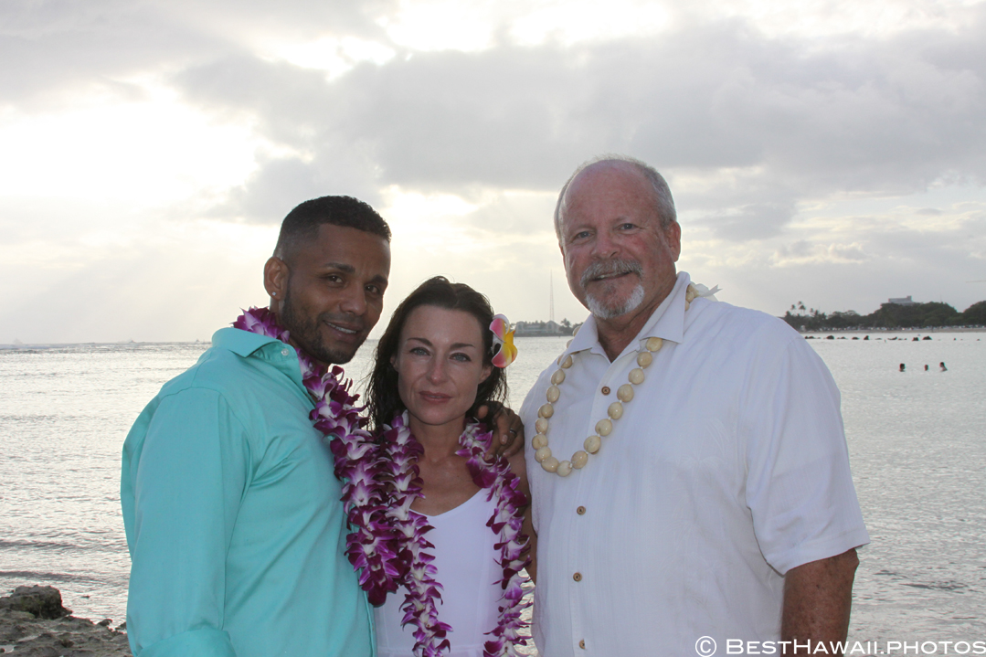Small Hawaii Wedding BestHawaii.photos Magic Island Honolulu 2015_.JPG08072015_5806