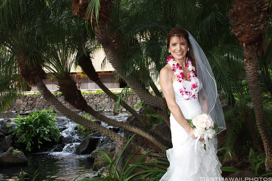 Wedding Photos at Hilton Hawaiian Village by Pasha www.BestHawaii.photos 121820158656